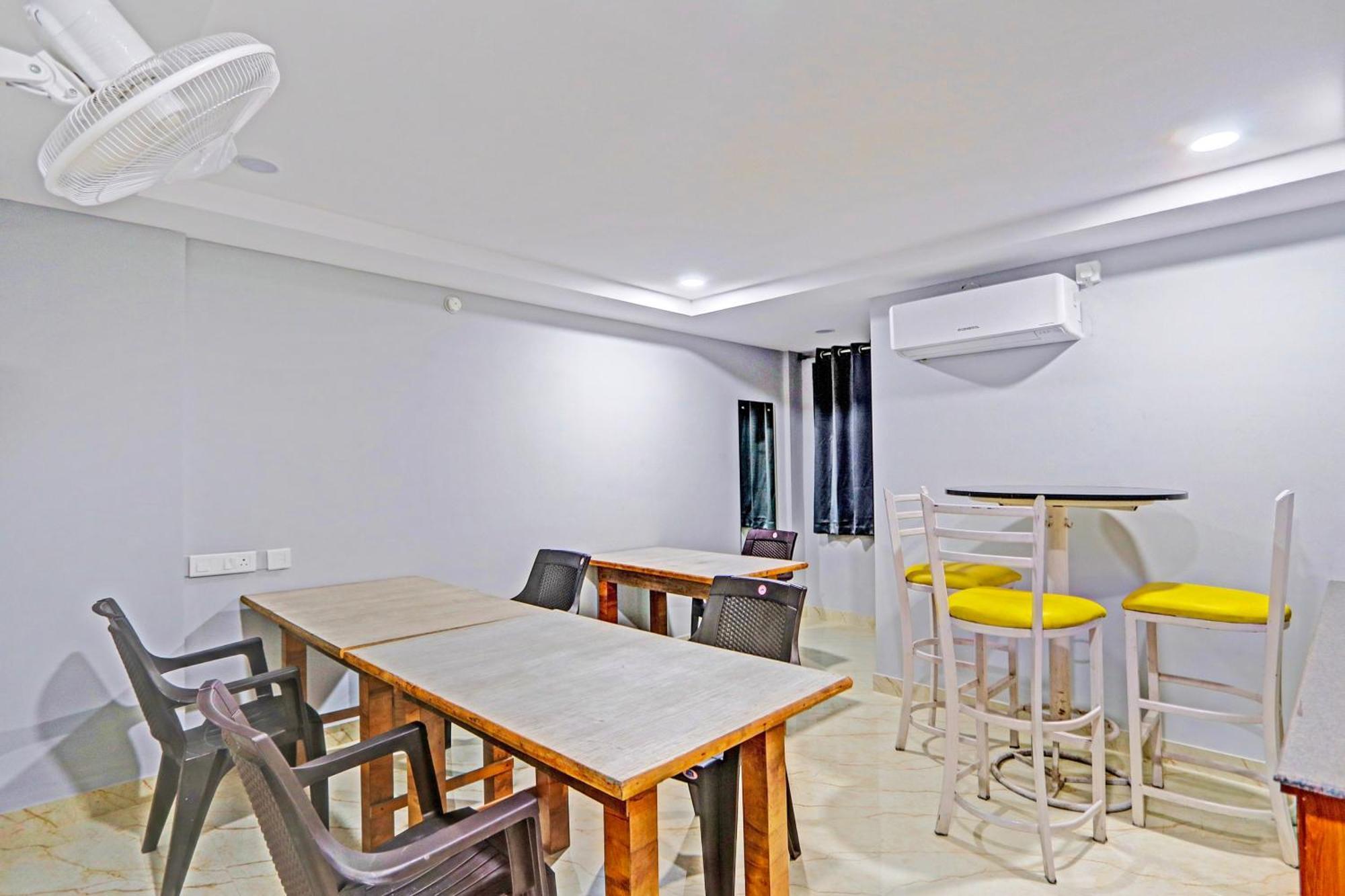 Super Townhouse Qualia Elite S R Nagar Hyderabad Exterior foto