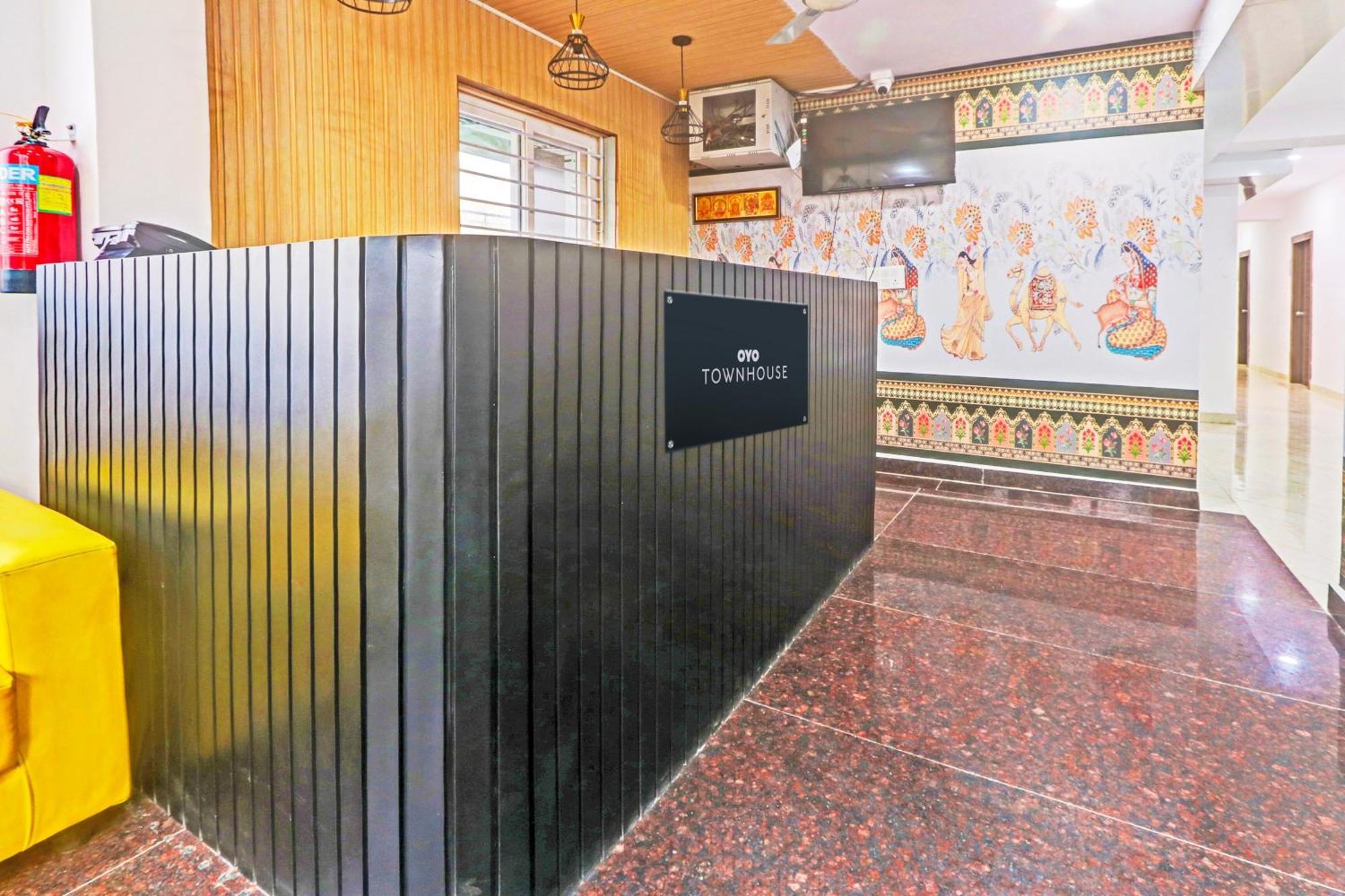 Super Townhouse Qualia Elite S R Nagar Hyderabad Exterior foto